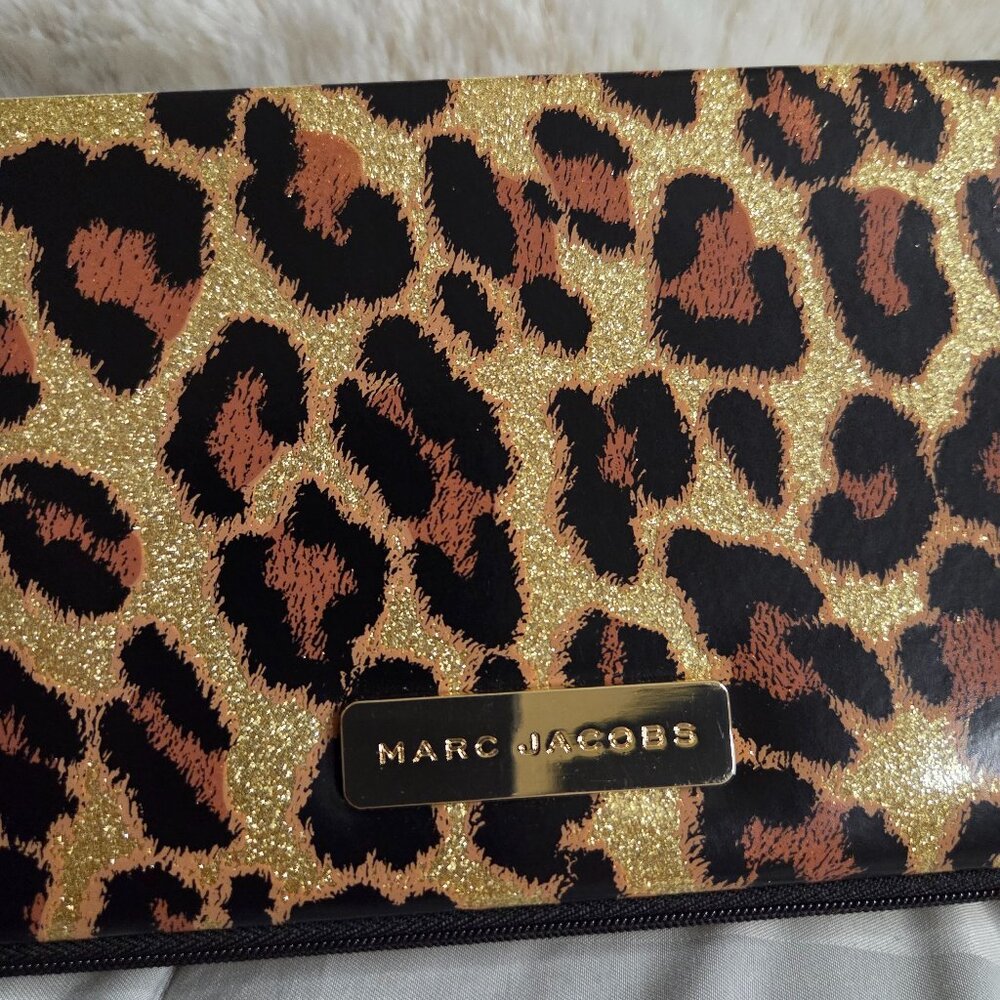 Marc Jacobs Jungle Leopard Print Cosmetic Train Case - Picture 2 of 10